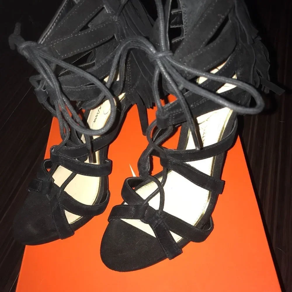 JESSICA SIMPSON || Bregan Suede Lace-Up Fringe Pumps in Black - SZ 6.5 - Picture 2 of 6